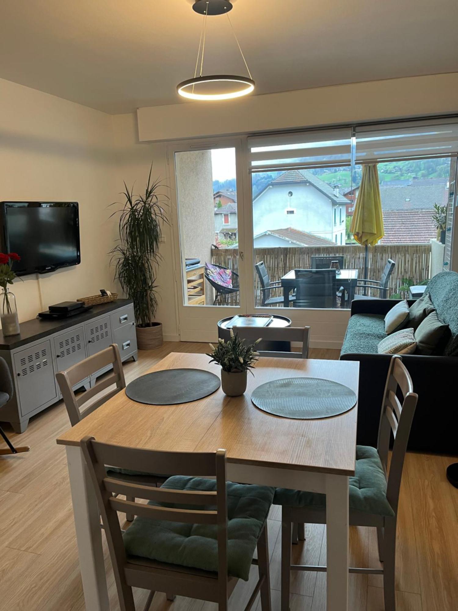 Apartament Agreable 2 Pieces Au Coeur De Thônes Zewnętrze zdjęcie